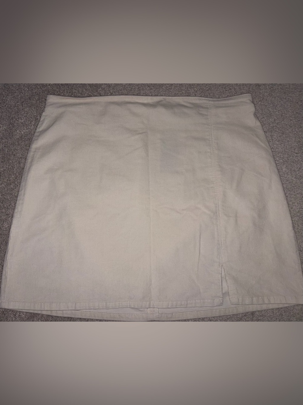 Hollister corduroy high rise cream colored skirt.